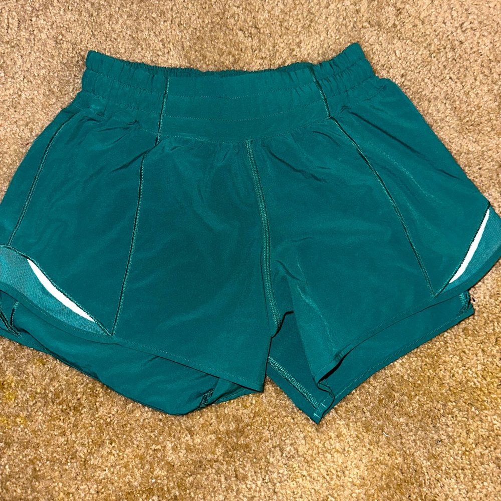 Lululemon Hottie Hot shorts| Size 2
